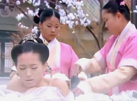 女太监是割哪里的 古时候女太监是割了哪里