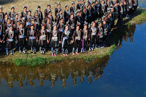 多声部、无指挥、无伴奏的自然合声是哪项民间合唱形式