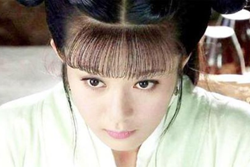 秀色掩今古荷花羞玉颜描写的人物是谁