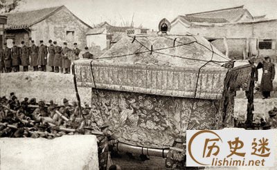 慈禧遗体三次入殓:一棺奇珍异宝 尸体出土时景象恐怖