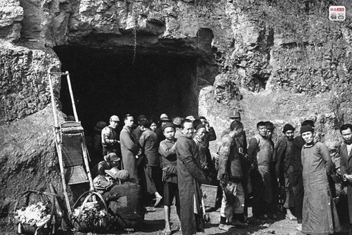 重庆大隧道惨案,为何说数万人是被自己人害死的? 重庆大隧道惨案,为何说数万人是被自己人害死的?