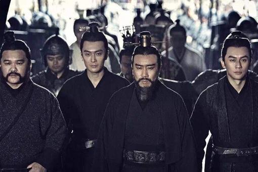 官渡之战是谁献计火烧乌巢的?曹操此役获胜最关键人物是谁? 官渡之战是谁献计火烧乌巢的?曹操此役获胜最关键人物是谁?