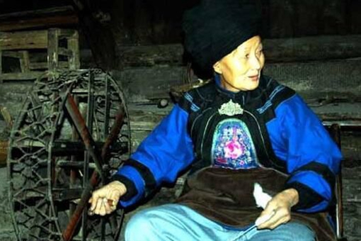 苗族的蛊术是什么?为何令人毛骨悚然? 苗族的蛊术是什么?为何令人毛骨悚然?