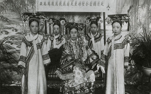 老佛爷是谁?最早被称作老佛爷的是慈禧吗? 老佛爷是谁?最早被称作老佛爷的是慈禧吗?