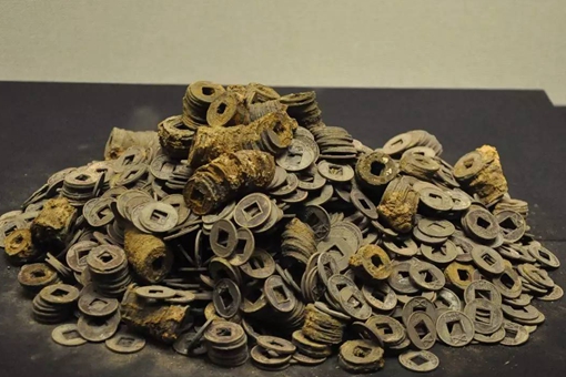 清朝官员年终奖会发什么