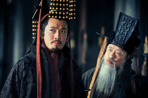 周瑜打黄盖为什么一个愿打一个愿挨?这个故事是怎样的? 周瑜打黄盖为什么一个愿打一个愿挨?这个故事是怎样的?